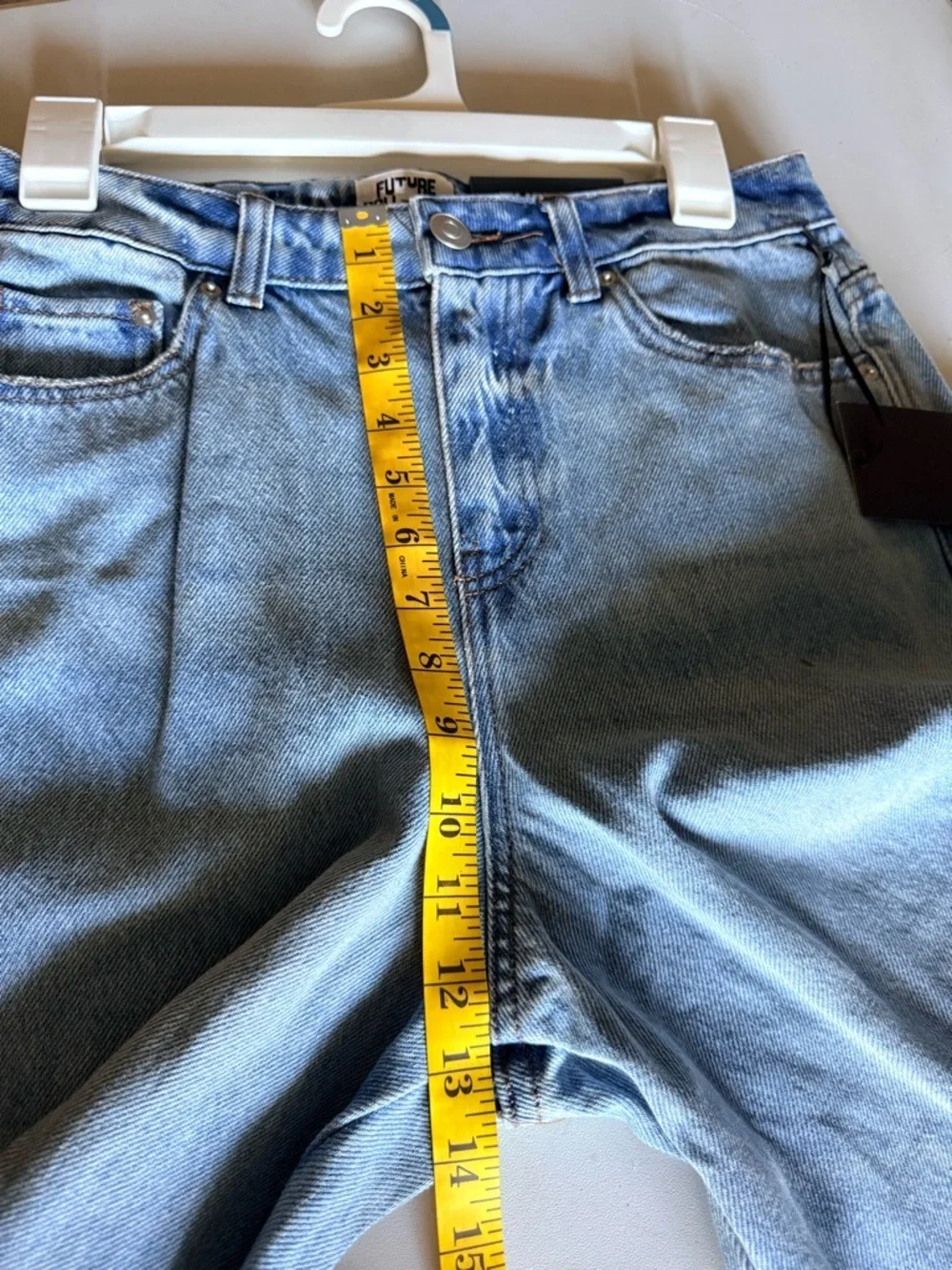 Future Collective Women's Mid-Rise Wide Leg Slouchy Jeans. Size 6